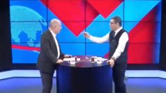 Ümit Özdağ ile Enver Aysever canlı yayında birbirine girdi! ‘Siz çiçek böcek devam edin’