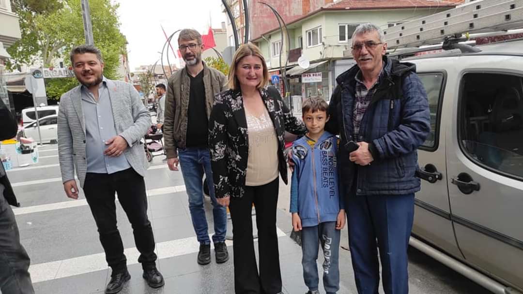Fatma Sibel Karabacakoğlu, Bigadiç esnafını ziyaret etti