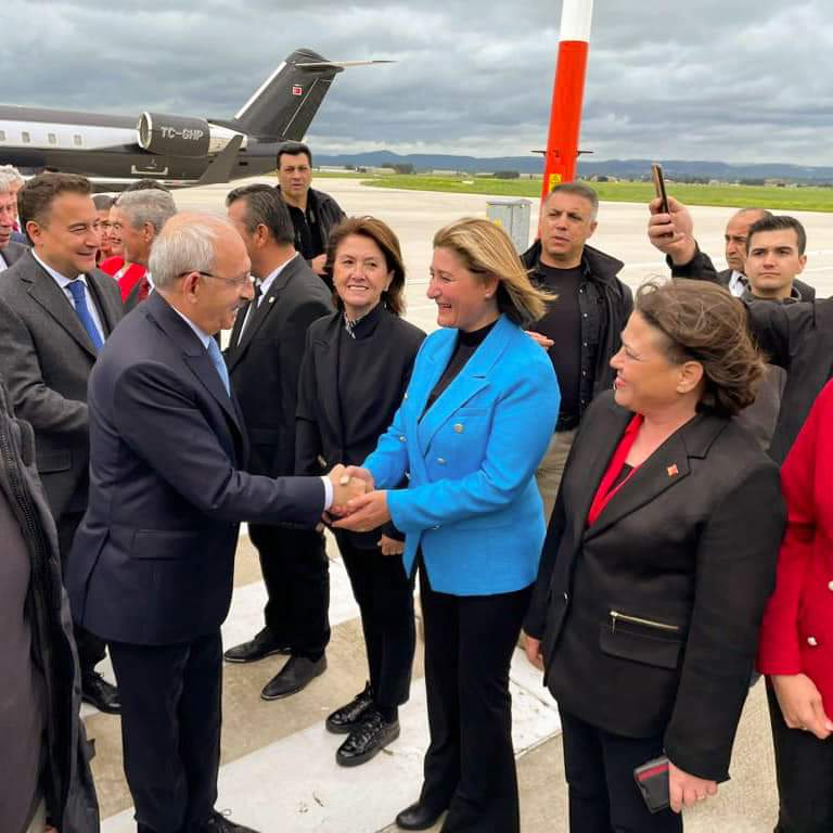 Karabacakoğlu, Kemal Kılıçdaroğlu’nun miting öncesi havalimanı’nda karşıladı