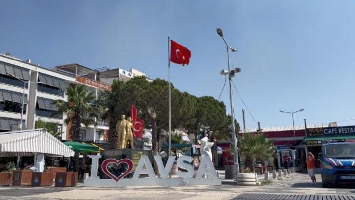 Avşa’da tatilciler akın etti, 3 bin nüfusu bulunan adaya 200 bin kişi geldi