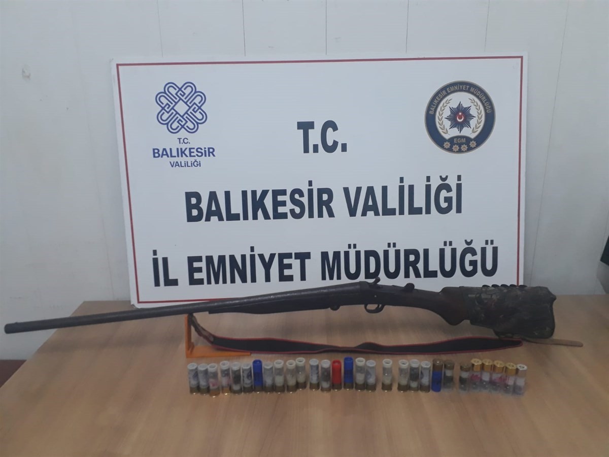 Balıkesir’de polis aranan 25 şahsı yakaladı