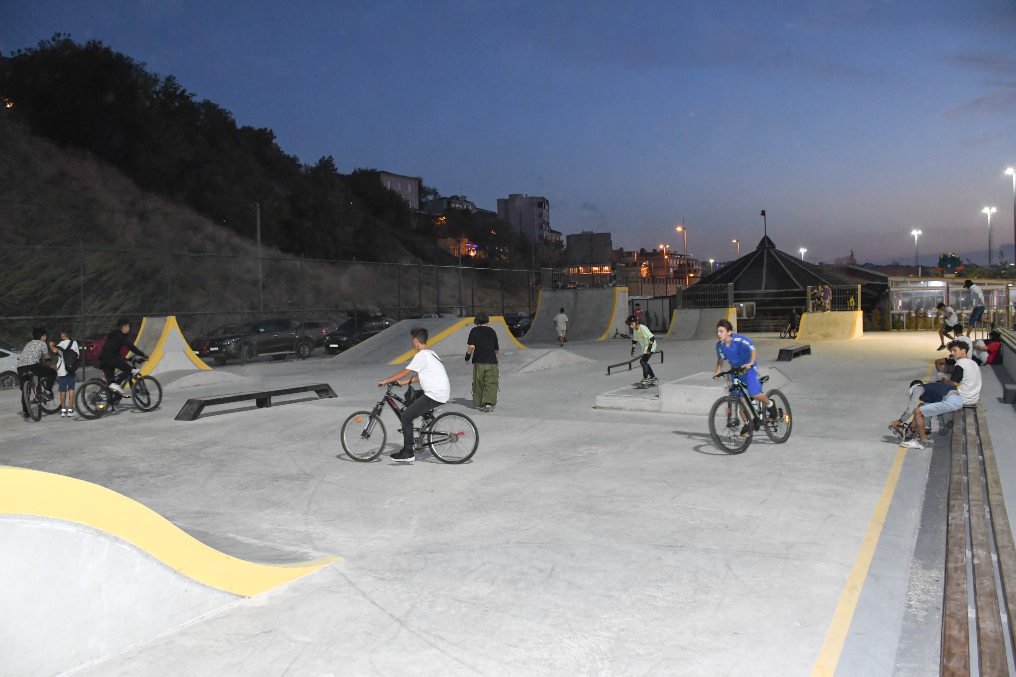 Büyükşehir’den, Bandırma’ya deniz manzaralı Skate Park