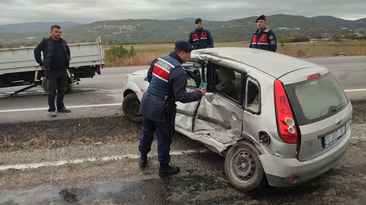 Erdek’te trafik kazasında 1 kişi yaralandı