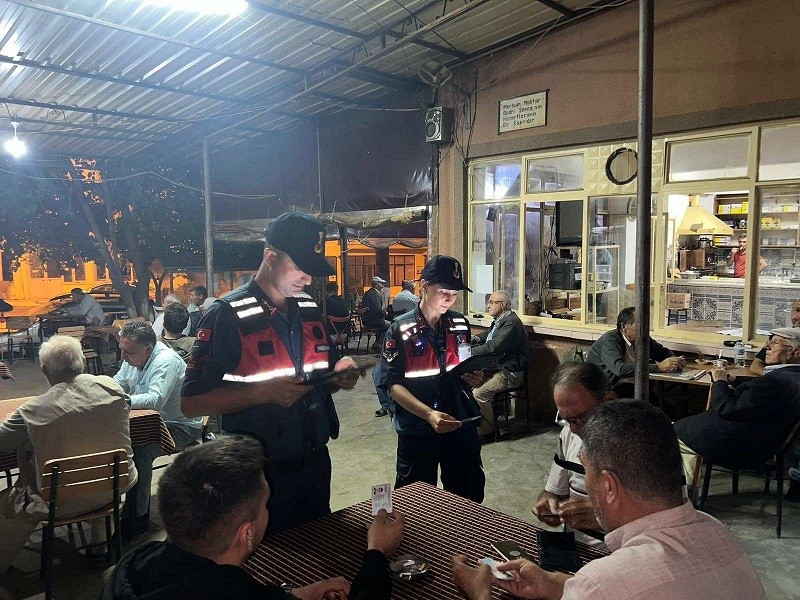 Balıkesir’de 12 aranan şahıs yakalandı
