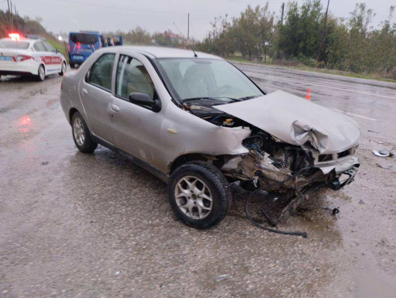 Gönen’de trafik kazasında 3 kişi yaralandı