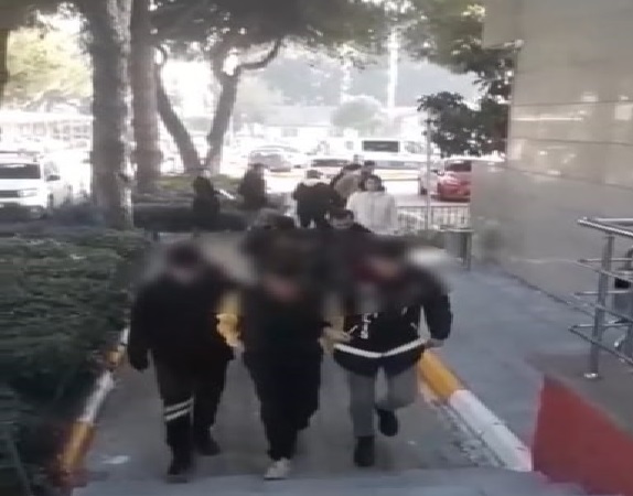 Ambulansla uyuşturucu taşıyan 3 şüpheli tutuklandı