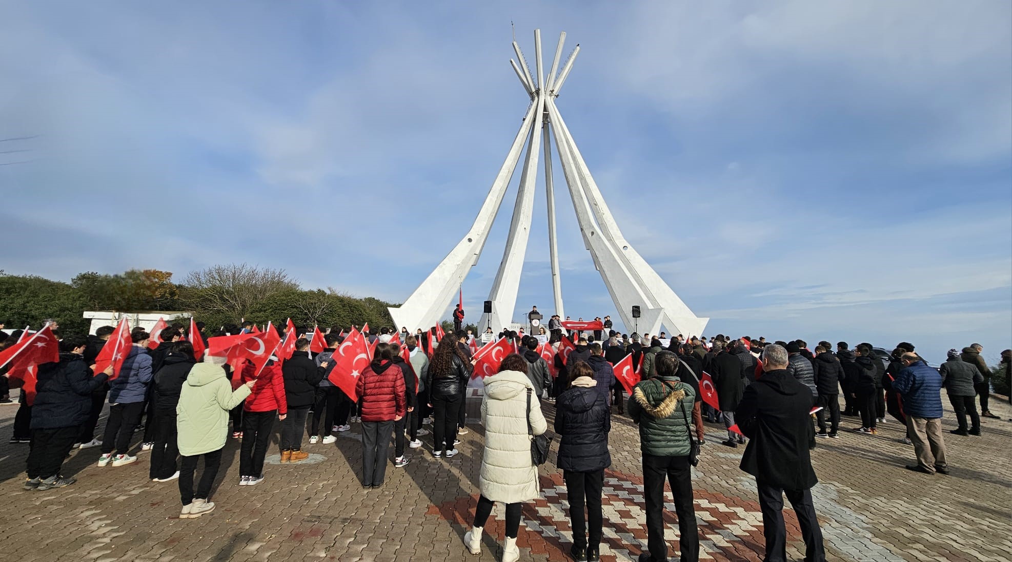 Bandırma’da Sarıkamış şehitleri anısına Ayyıldız Tepe’de yürüyüş