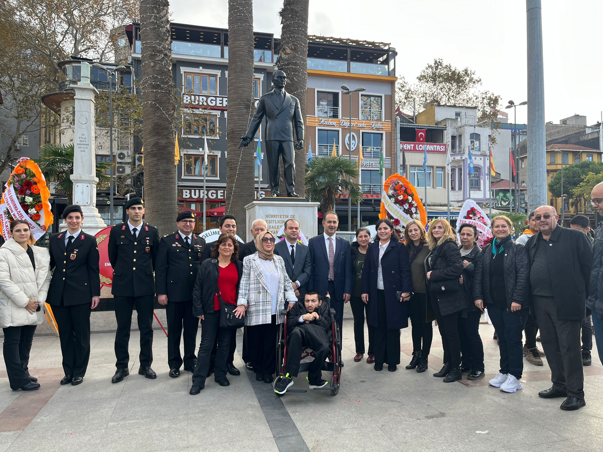 DÜNYA ENGELİLER GÜNÜ DOLAYISIYLA TÖREN YAPILDI