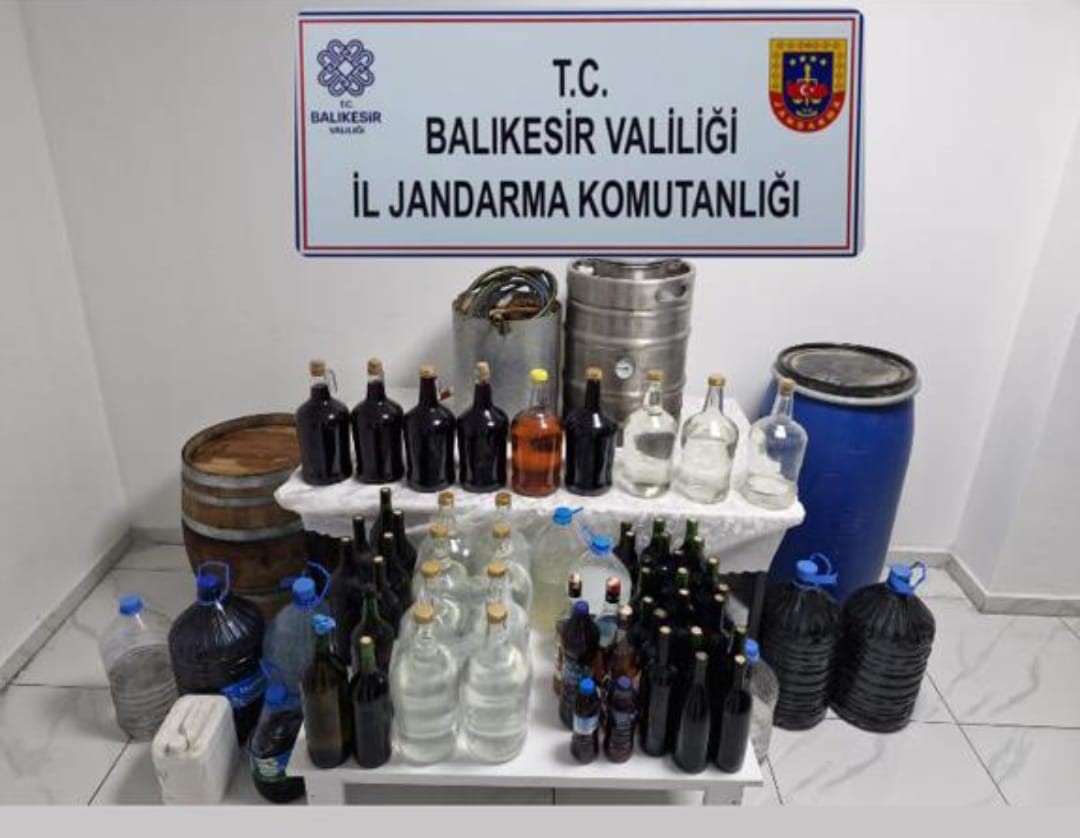 Balıkesir’de yılbaşı öncesi kaçak ve sahte alkol operasyonu