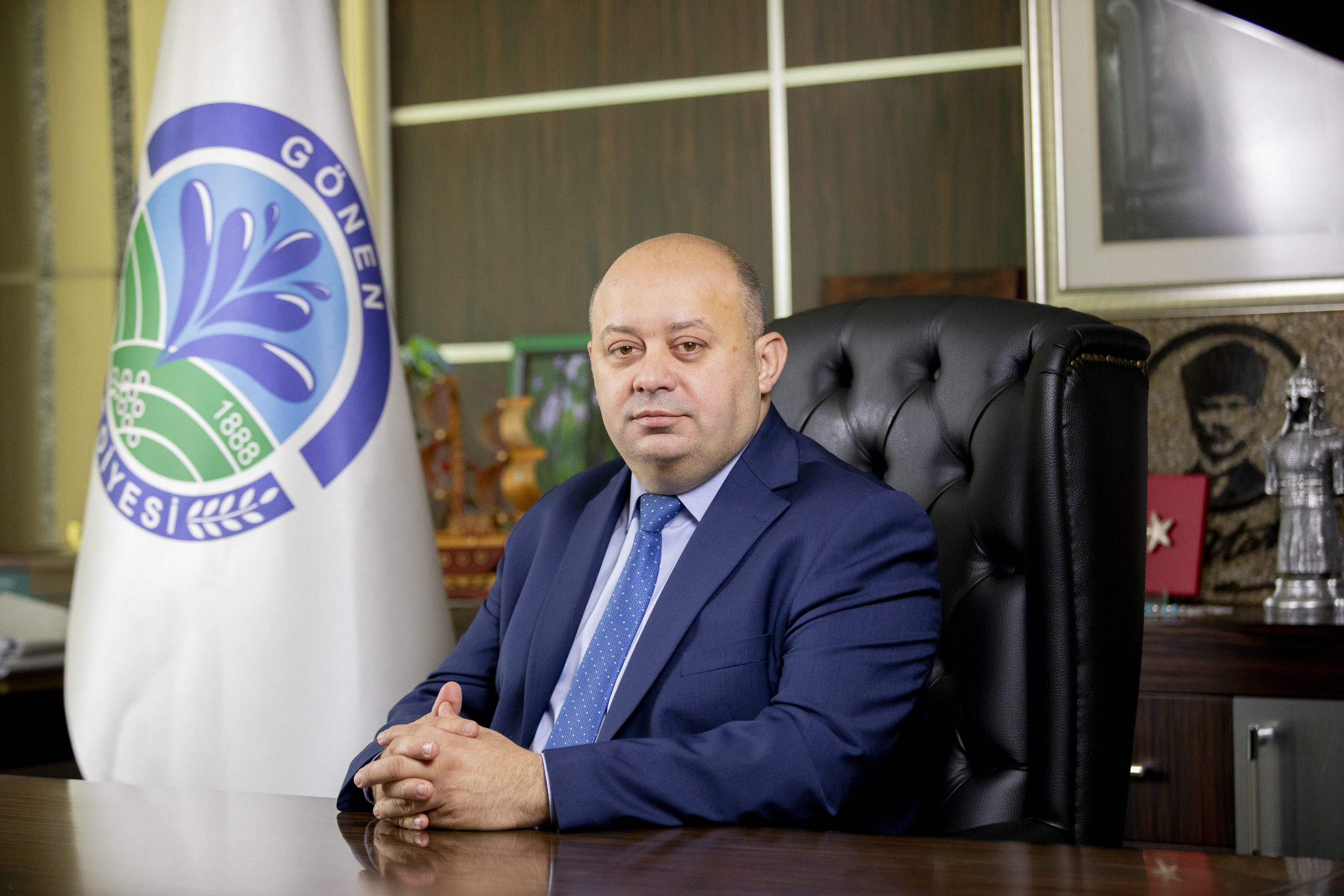 Gönen Belediye Başkanı İbrahim Palaz, projeleri ve çalışmaları ile gündeme dair çeşitli açıklamalarda bulundu.