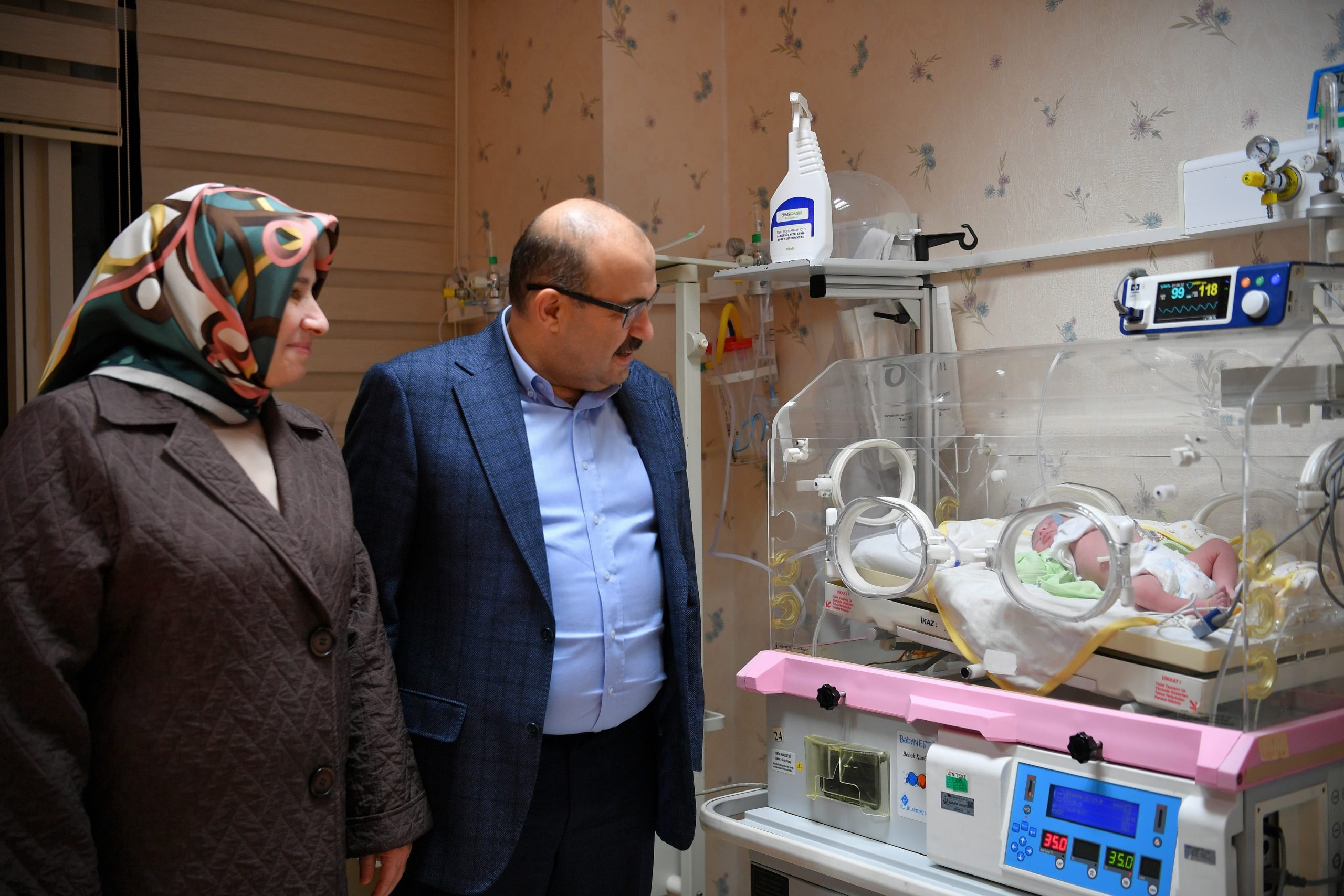 Balıkesir’de yeni yılın ilk bebekleri ikizler oldu