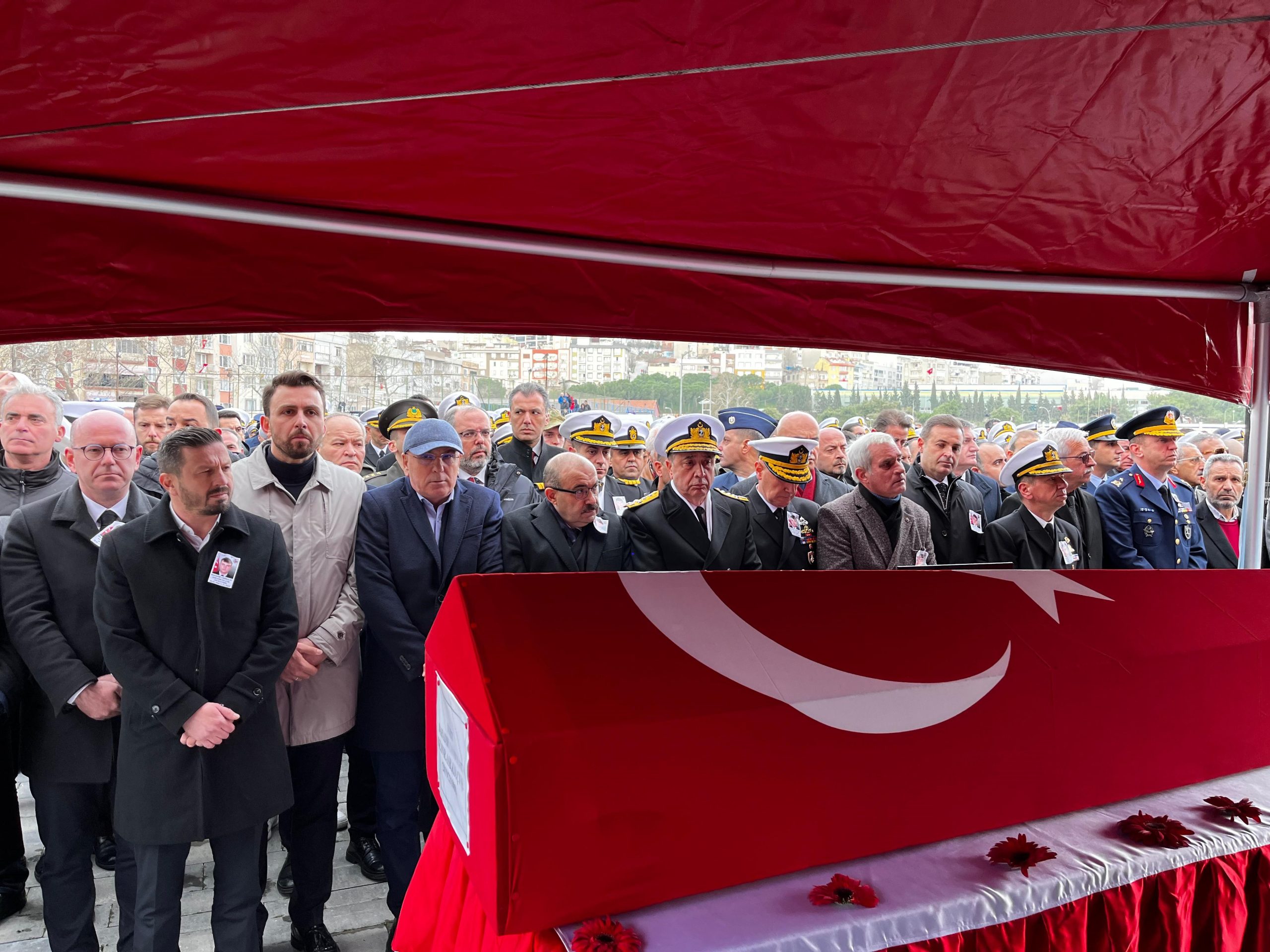 Erdek, denizci şehidine ağladı