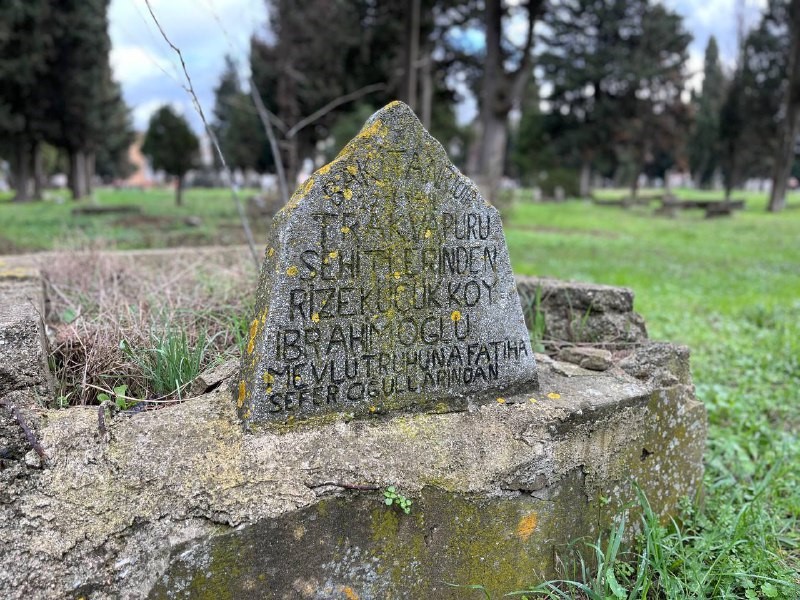 80 yıl önce bugün batmıştı: Trak Vapuru şehitlerinin mezarları harap halde