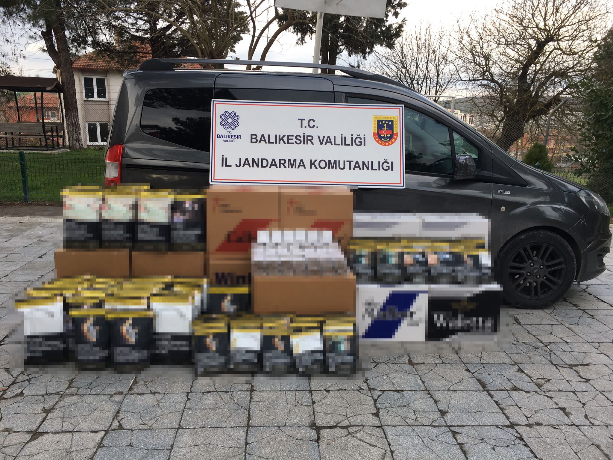 Balıkesir’de kaçak tütün operasyonu: 2 gözaltı