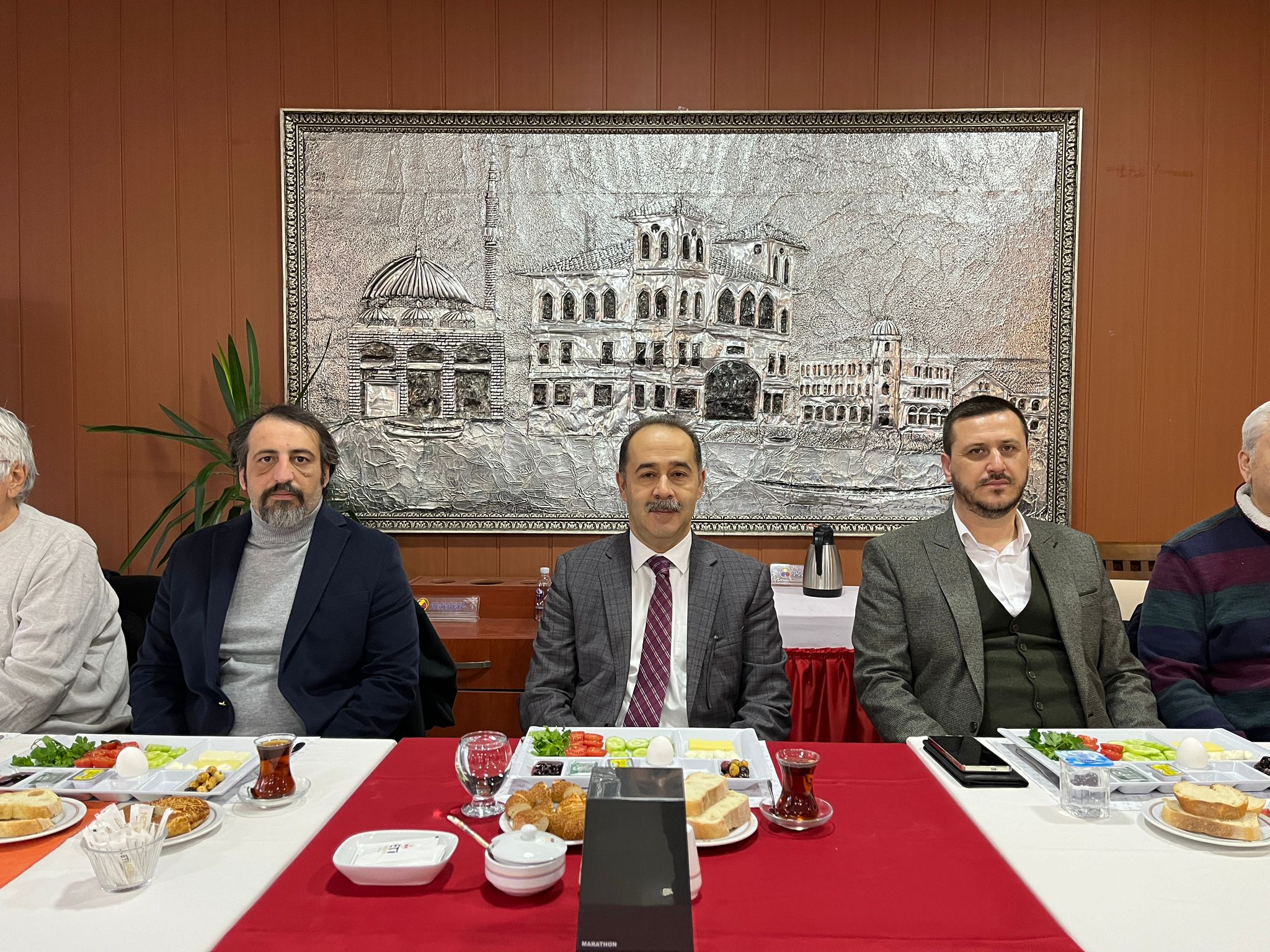 KAYMAKAM ENGİN AKSAKAL BASINLA BULUŞTU