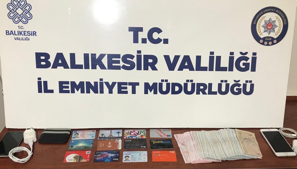 BANDIRMA’DA BAŞKA BİRİNE AİT SAHTE KİMLİKLİ HIRSIZ SUÇ MAKİNESİ ÇIKTI