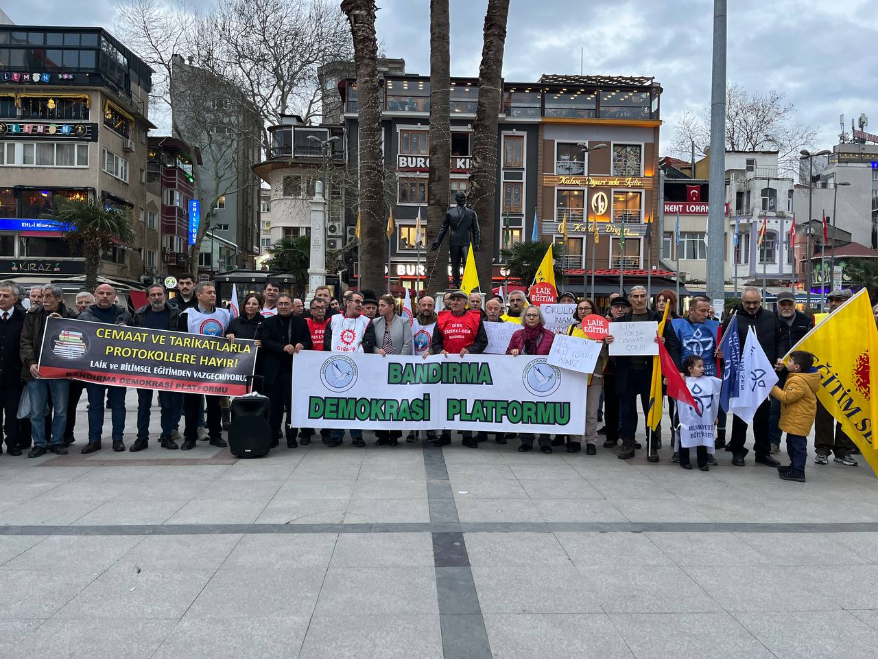BANDIRMA DEMOKRASİ PLATFORMU’NDAN LAİK EĞİTİM ÇAĞRISI
