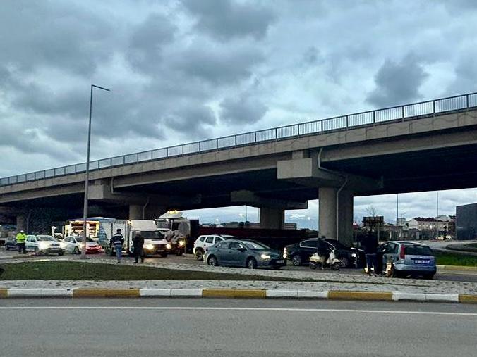 KOROZMAN KAVŞAĞI’NDA YARALAMALI TRAFİK KAZASI