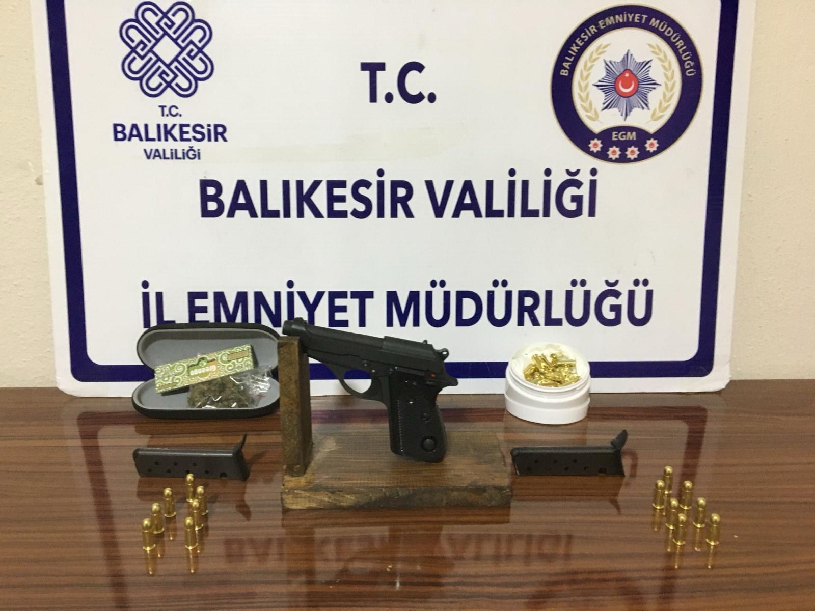 GÖNEN’DE TAKİPLİ BİR ŞAHIS YAKALANDI