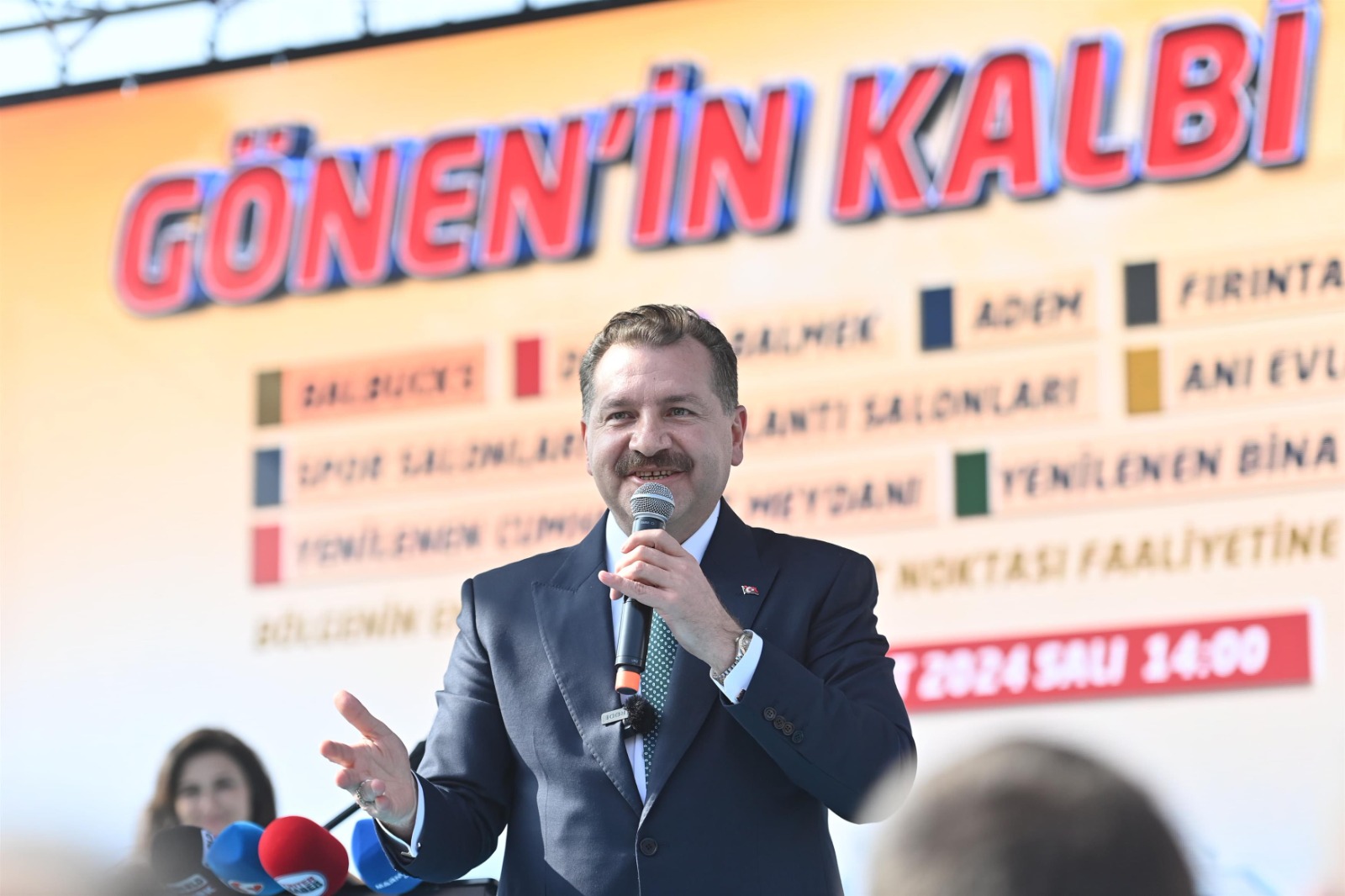 Onlar hayal kurar, Yücel Yılmaz hayalleri gerçekleştirir