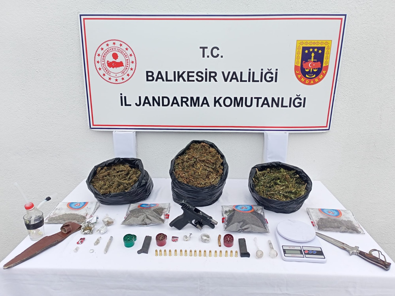 GÖNEN’DE UYUŞTURUCUYA DARBE: 2 KİŞİ YAKALANDI
