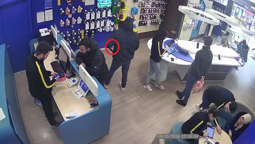 Bandırma’da kablosuz kulaklık çalan şahıs, yakalanarak ceza evine gönderildi