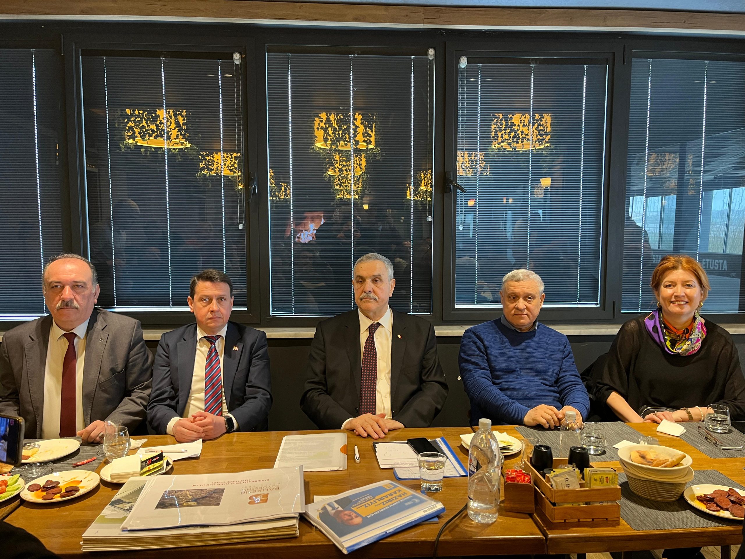 ÖZTAYLAN BASINLA BULUŞTU; “SATMAYIZ DİYENLER 144 ADET YER SATTILAR”