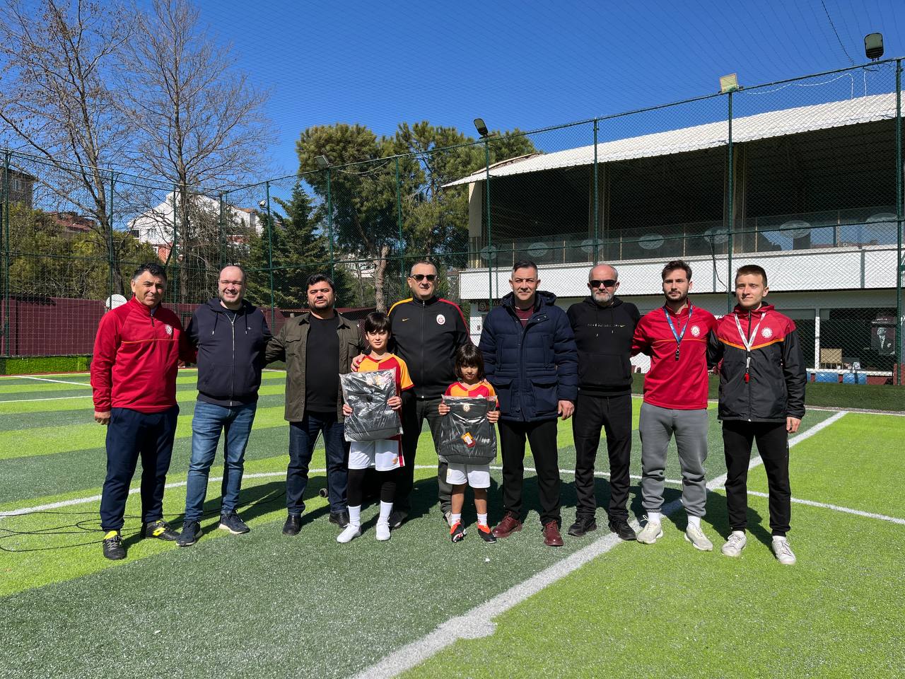 BANDIRMALI MİNİK FUTBOLCULAR FLORYA YOLCUSU