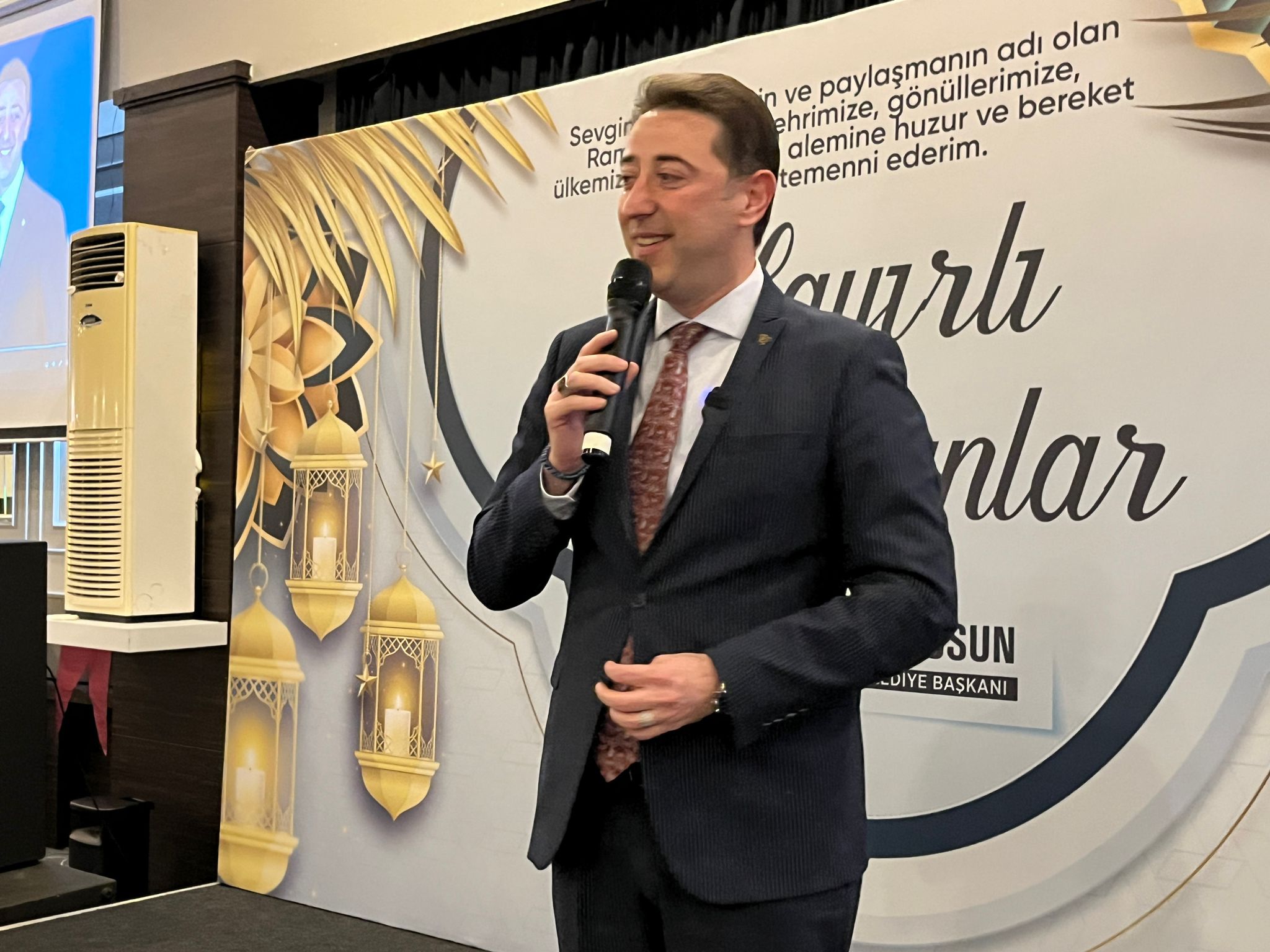 BELEDİYE BAŞKANI TOLGA TOSUN’DAN İFTAR YEMEĞİ