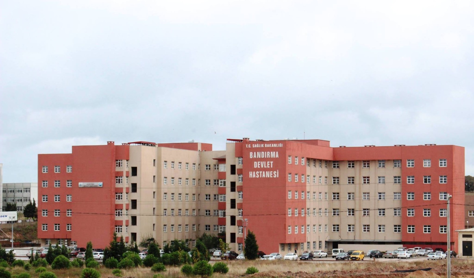 HAYATTAKİ HASTAYA ÖLDÜ DEDİLER: HASTANE SKANDALI AİLEYİ İSYAN ETTİRDİ