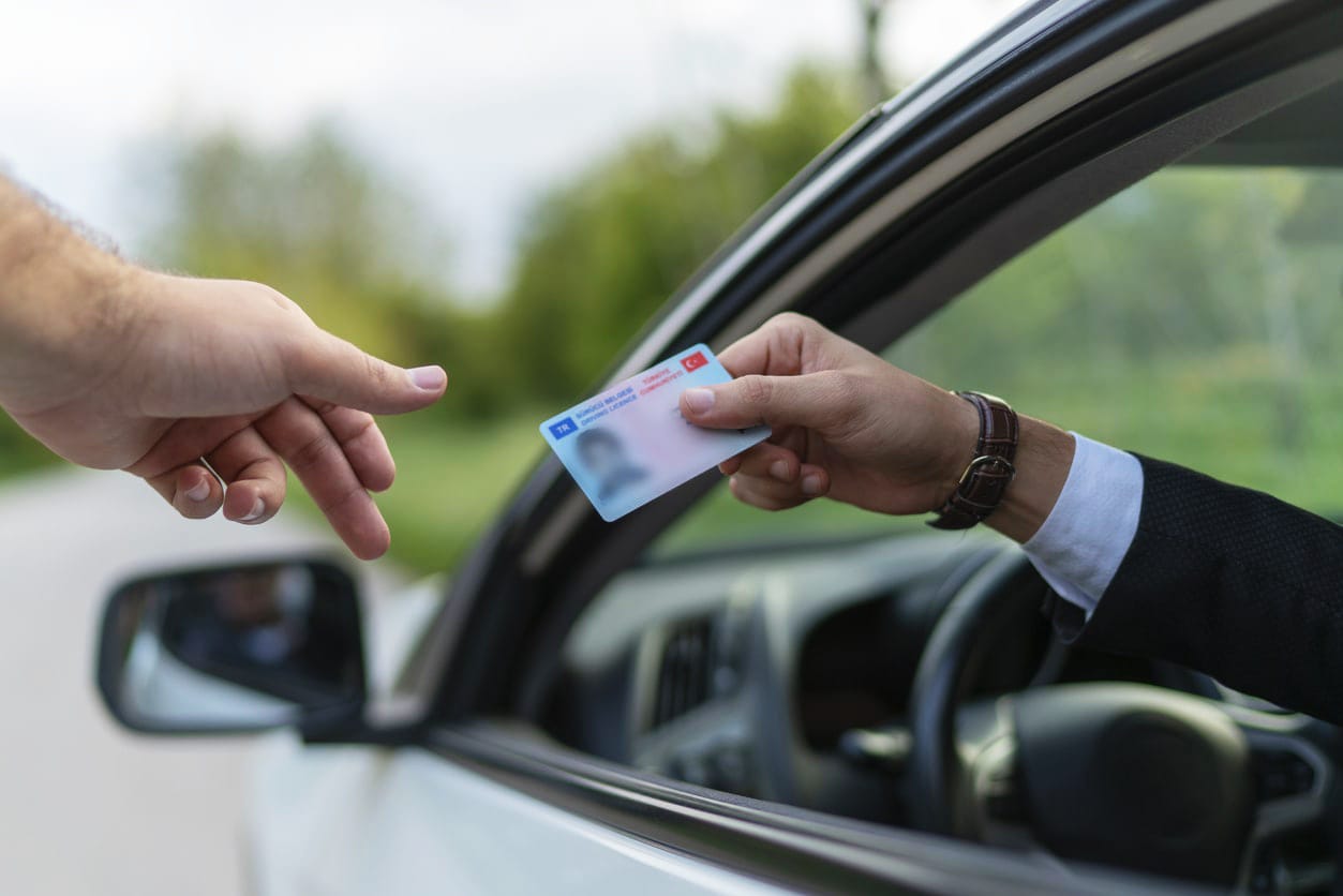Ehliyet alımı ve yenilemede yeni dönem! Uyku apnesi testini geçemeyen trafiğe çıkamayacak