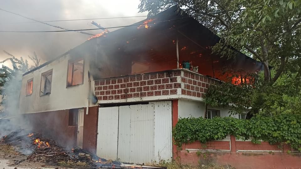 GÖNEN’DE KORKUTAN YANGIN