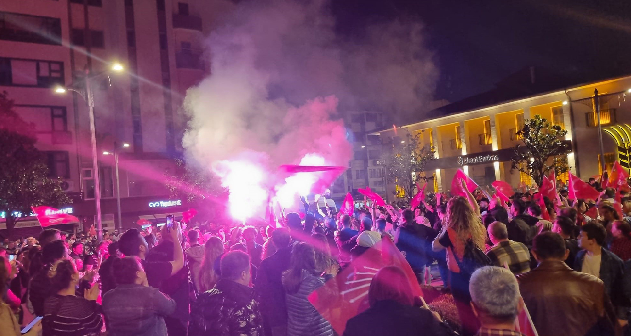 Balıkesir’de seçimi resmi olmayan sonuçlara göre Ahmet Akın kazandı