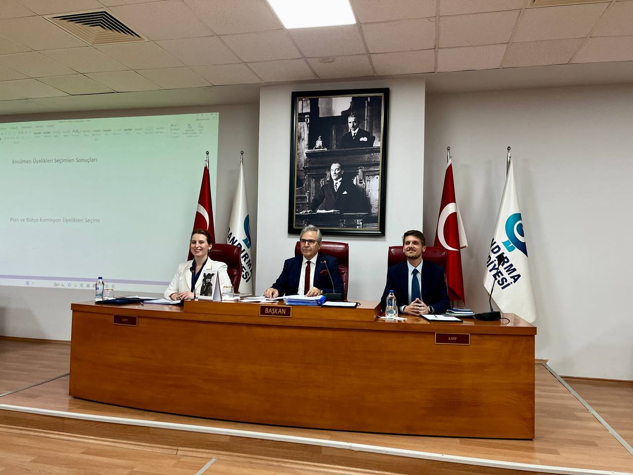 BANDIRMA BELEDİYE MECLİSİ’NİN GÖREV DAĞILIMI BELİRLENDİ