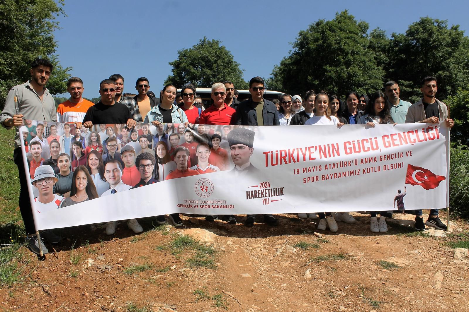 MANYAS’TA GENÇLİK HAFTASI KAPSAMINDA DOĞA YÜRÜYÜŞÜ