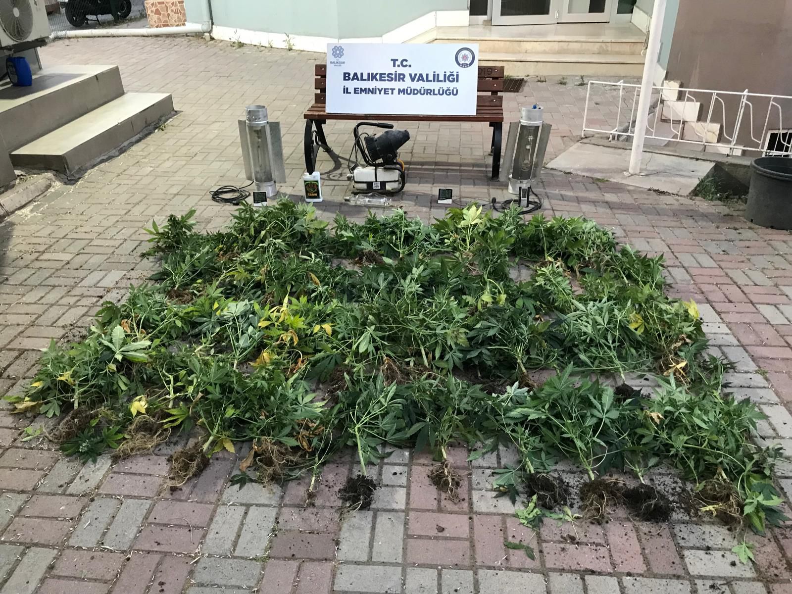 Bandırma Asayiş ekiplerinden uyuşturucuya geçit yok