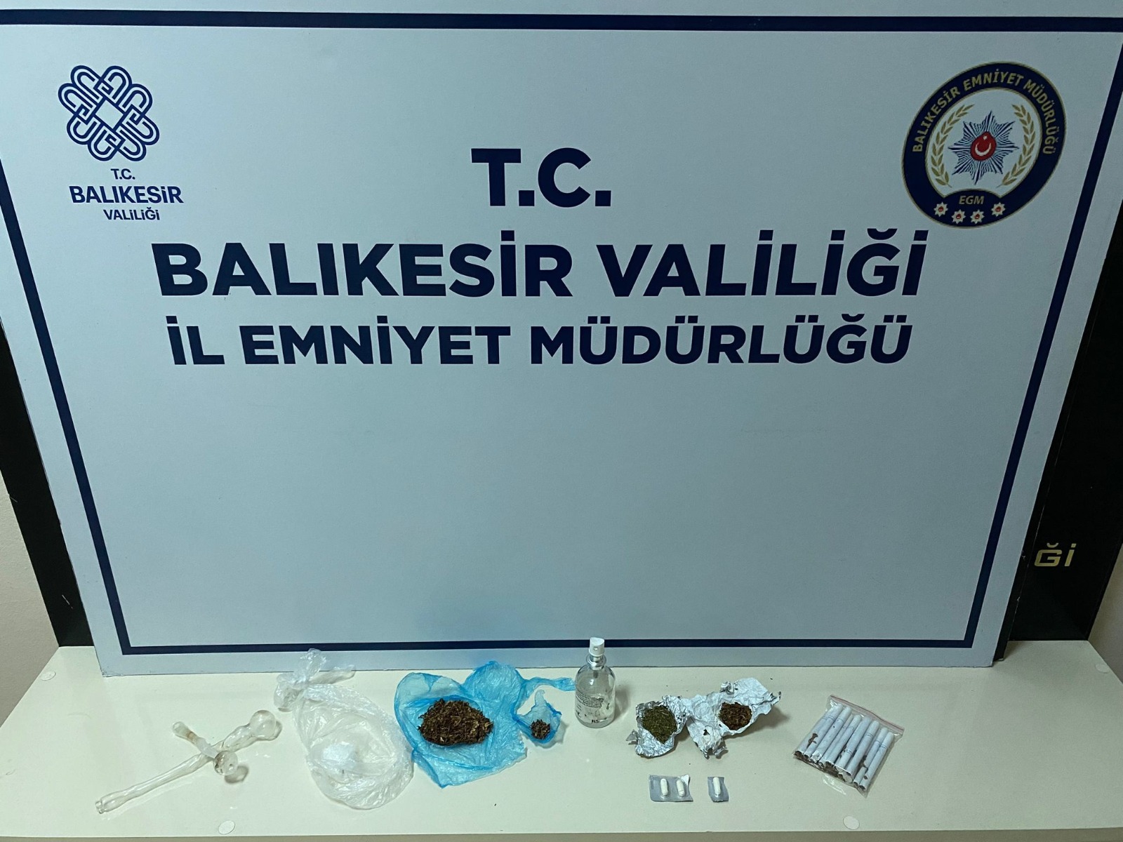 BANDIRMA’DA UYUŞTURUCUYLA MÜCADELE SÜRÜYOR: İKİ ŞAHIS GÖZALTINDA