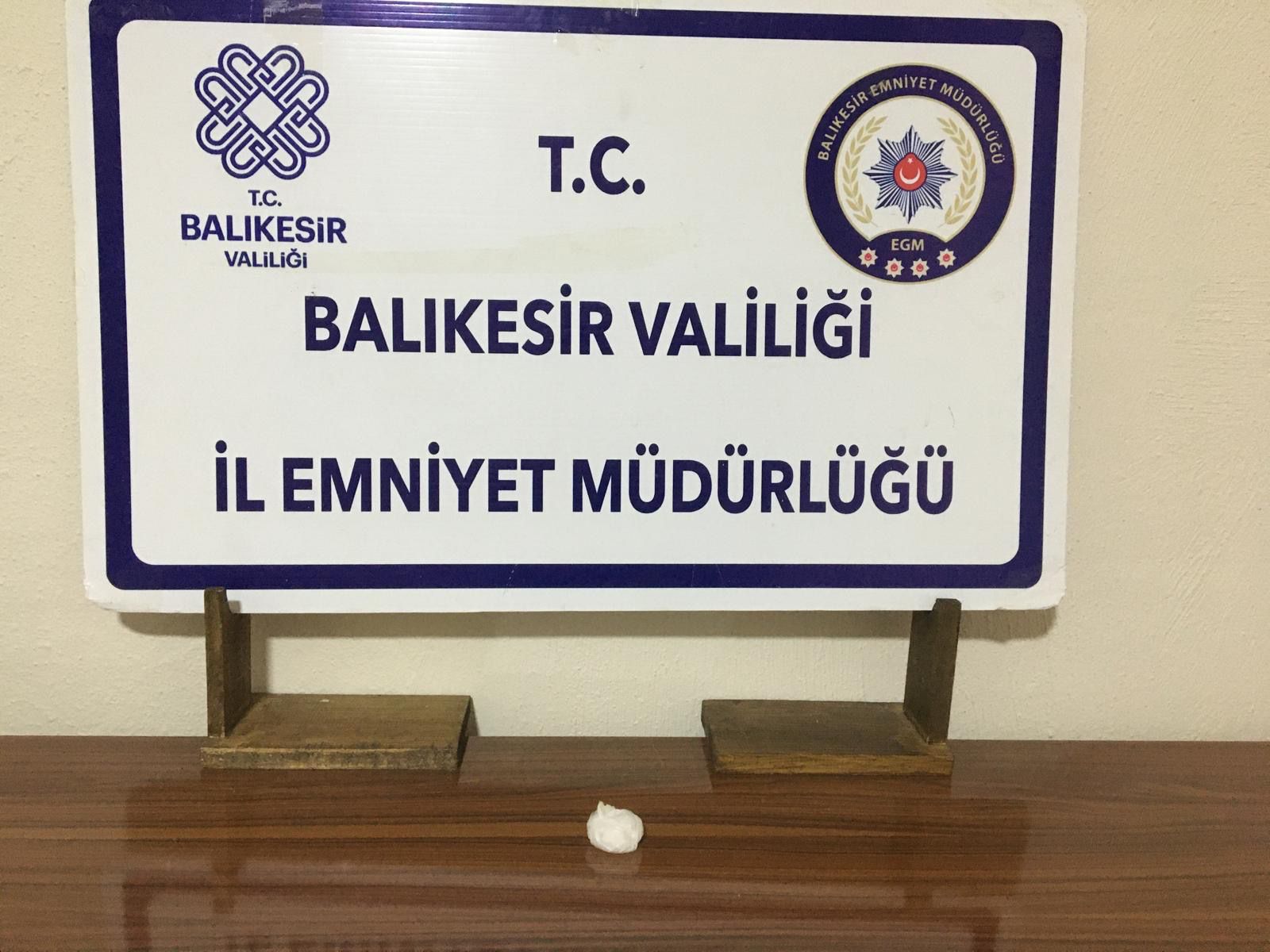 UYUŞTURUCU KURYESİ 2 ŞAHIS GÖNEN’DE YAKAYI ELE VERDİ