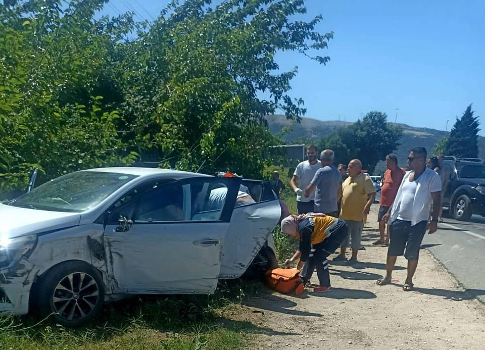 ERDEK’TE TRAFİK KAZASI: 2 YARALI