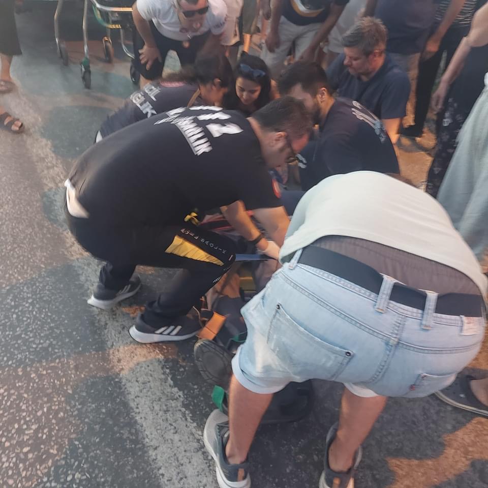 Erdek’te skuter kazası: 15 yaşındaki genç yayayı yaraladı